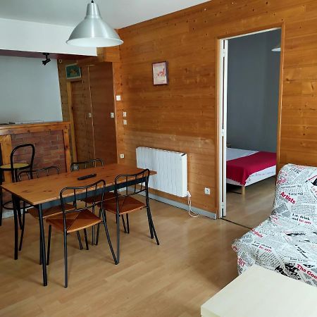 Agreable Appartement De 48 M² En Rdc Ла-Бурбуль Экстерьер фото