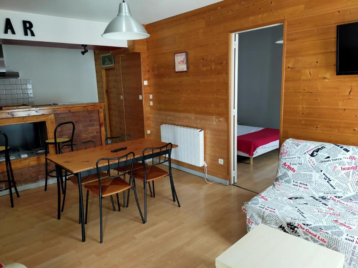 Agreable Appartement De 48 M² En Rdc Ла-Бурбуль Экстерьер фото