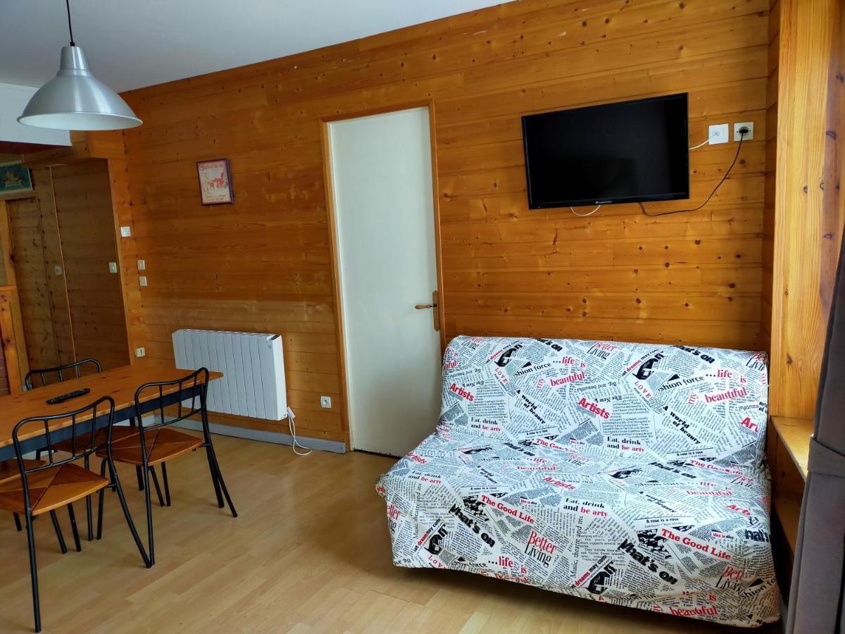 Agreable Appartement De 48 M² En Rdc Ла-Бурбуль Экстерьер фото